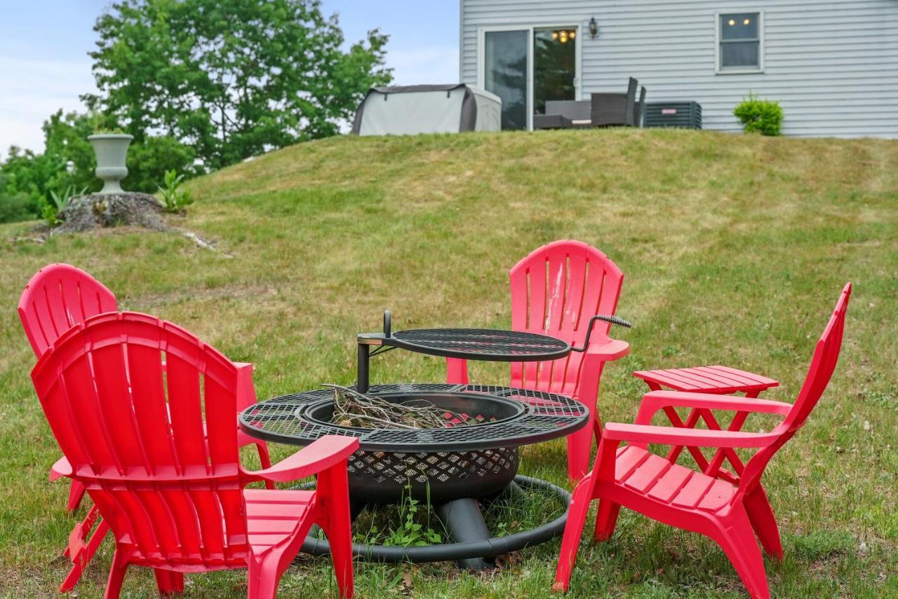 Long Lake Retreat- Hot Tub, Pool Table, Firepit Traverse City Exterior photo